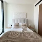 Relax In Style 1Br Haven In Binghatti Venus!